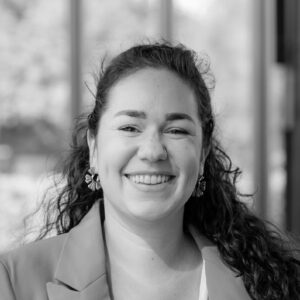 Black and white photo of Isabela Stille.