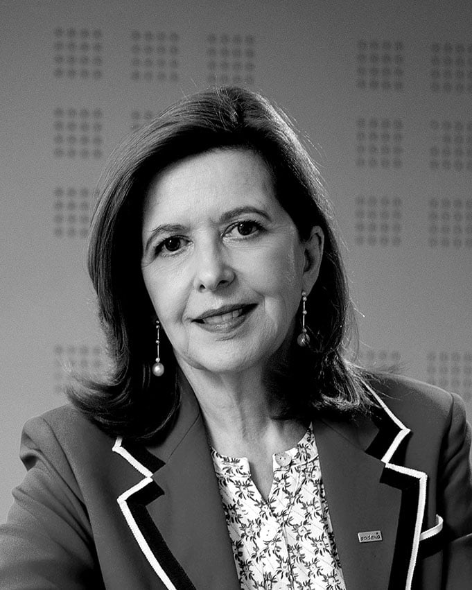 Sophie Bellon headshot