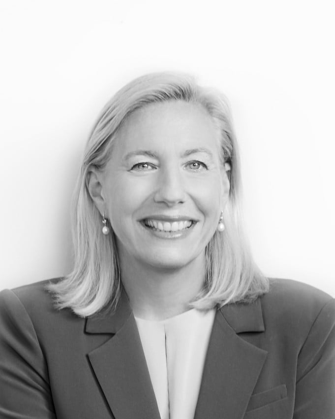 Joanne Crevoiserat headshot